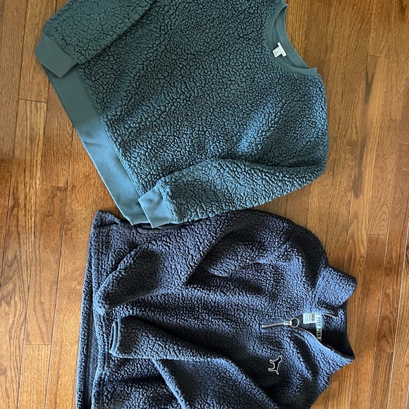 2 Juniors Sherpa Sweatshirts  Size XS/Small - Picture 1 of 1